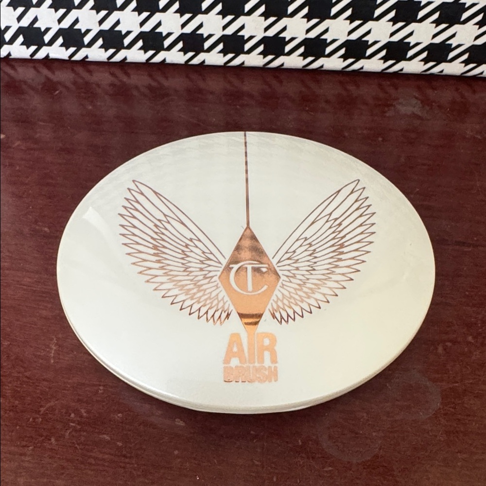 Charlotte Tilbury Airbrush